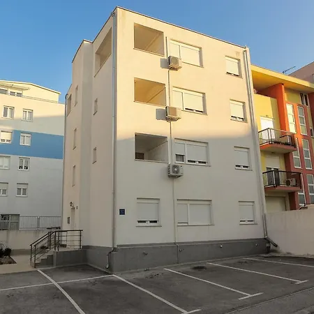 Apartment Rogosic アパート スプリト