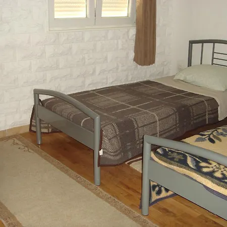 Apartment Rogosic *