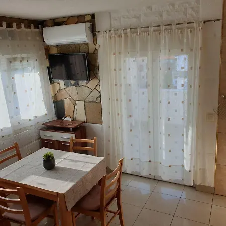 Apartment Rogosic *